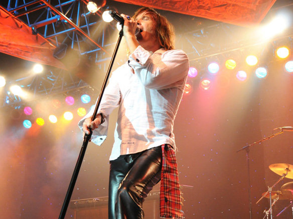 Sage plys his talent as ex-tennis star, local musician