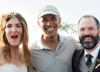 Obama crashes Torrey Pines wedding, to newlyweds' astonishment