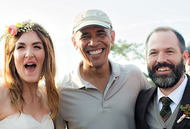 Obama crashes Torrey Pines wedding, to newlyweds' astonishment