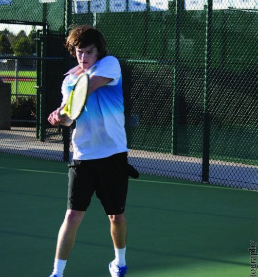 Country Day boys’ tennis starts with a strong serve