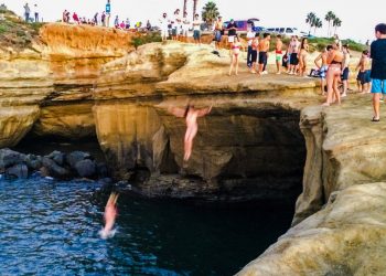 SeaWorld to challenge Coastal Commission over orca restrictions