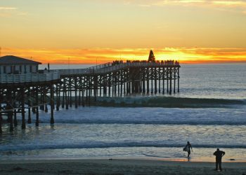 Ocean Beach Holiday Parade, tree lighting set for Dec. 1