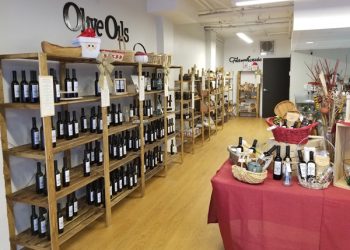 Padres sign RHP Garrett Richards to two-year contract