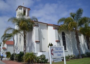 Ocean Beach church holds its last service