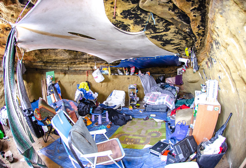 City clears out cave dwellers at Sunset Cliffs