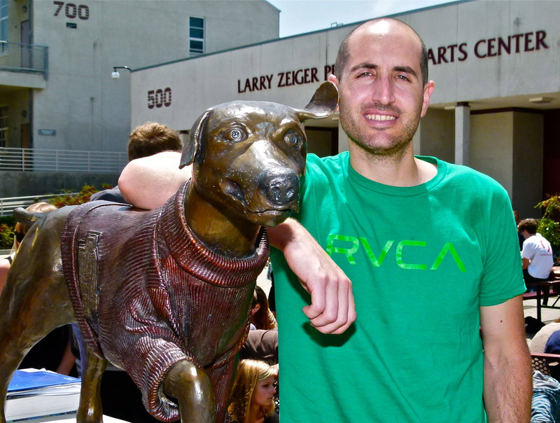 Author of ‘Sh*t My Dad Says’ launches PLHS book signing for his latest, ‘I Suck at Girls’