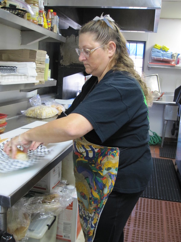 Who dat? Why, an authentic Nawlins café/market, dat is