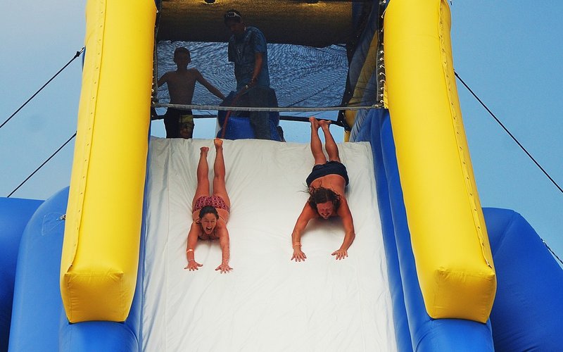 OB Beach Ball draws disciplined crowd in kickoff for summer event series