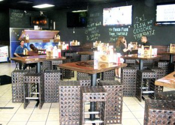 Point Lomans hope to ground FAA's flight plans