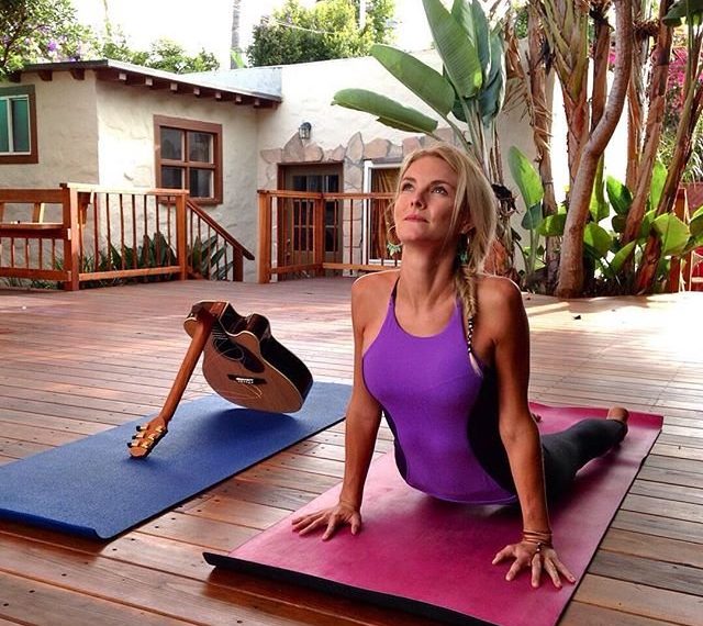 Riffs Acoustic Music postures on eve of its third anniversary