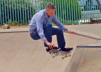 High school students learn the challenges of being wheelchair-bound