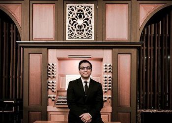 Christina Perri performs midday concert in La Jolla