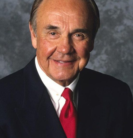 Padres broadcaster Dick Enberg to retire after 2016 season