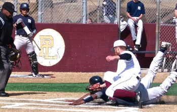 Padres name Pat Murphy interim manager