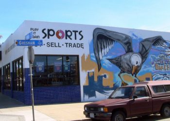 PLHS splits with Bucs to open league play