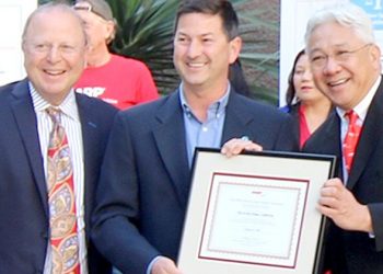 Bringing traditions of Cook Islands canoe making to Pacific Beach