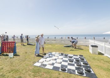 La Jolla wildlife drone photographer captures breaching humpback whale