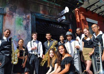 Grab a beverage at The Pearl and Stone Brewing for summer movies