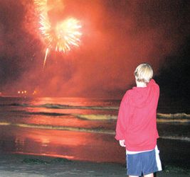 Hands Across the Sand event to unite locals against offshore drilling