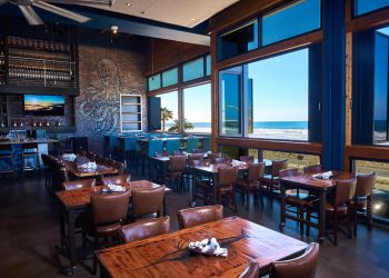 Nautilus Tavern brings laid-back, time-tested fare to Windansea