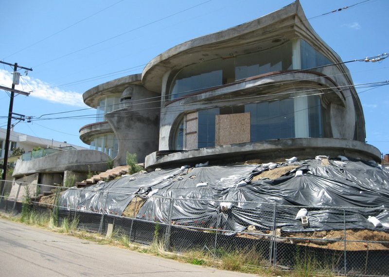 Abandoned remodel giant on Plum St. draws attention of city officials