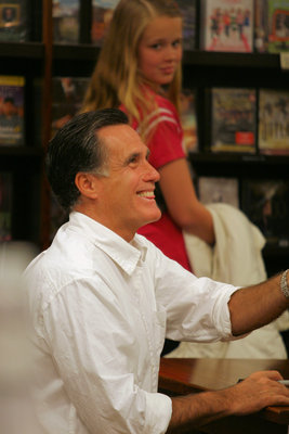 Mitt Romney draws a crowd