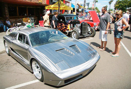 Balloons, bikinis and classic cars in PB this Sunday