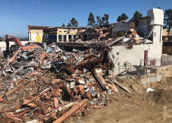 Attendees at Peninsula planning’s meeting against affordable housing project, demand traffic study