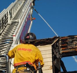 Santa arrives at Crystal Pier