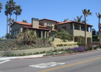 Teachers give awaited contract a thumbs-up