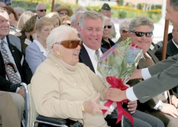 Pt. Lomans play role in ECOLIFE Foundation fund-raiser