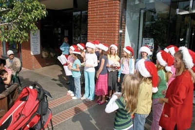 SEASONAL SPIRIT AROUND LA JOLLA