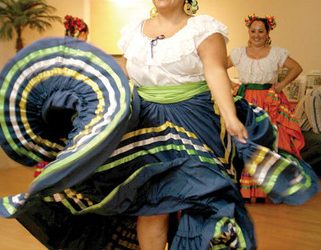 Crews begin restoring Soledad road