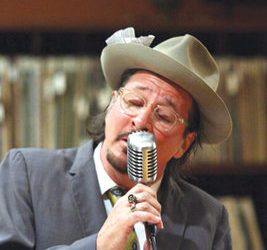 Tide lines: Moon walking at La Jolla Shores