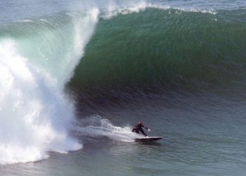 Whompin' waves roll in