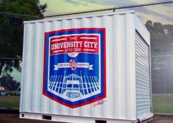 New La Jolla shop nails fresh clientele