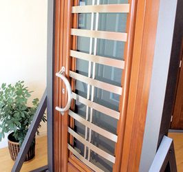 Car company continues luxury lines with yachts