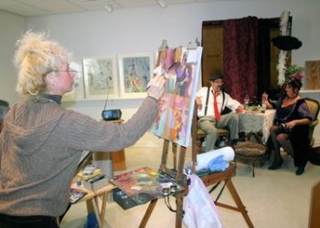 Duo enables homeless to send greeting cards home