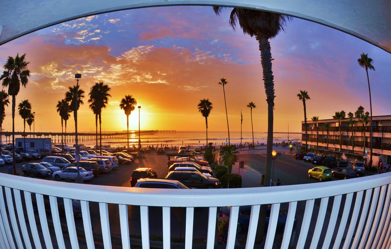 WILD AND WACKY WEATHER, BUT ALWAYS A SIGHT TO BEHOLD