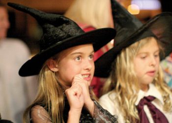 Travel pros set up shop on boulevard