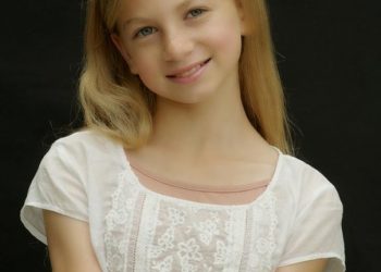 Noisy, but beautifully exotic wild parrots call San Diego home