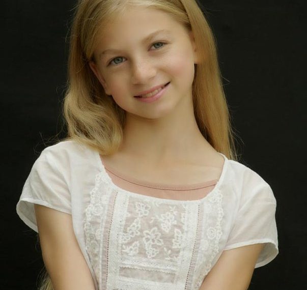 Artist’s reception will include free portrait shots