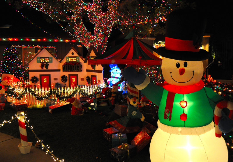 Christmas done up in style as Garrison Street residents send off 2011 in sparkling fashion