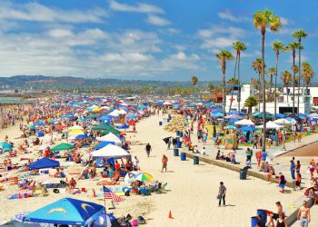Nearly 600,000 beachgoers over Fourth; lifeguards rescue 783
