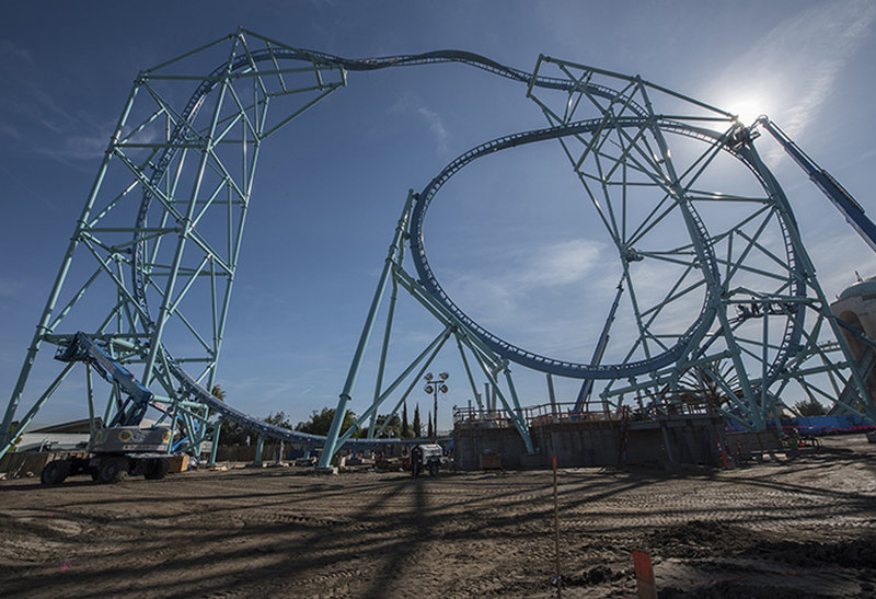 SeaWorld tops off Electric Eel roller coaster