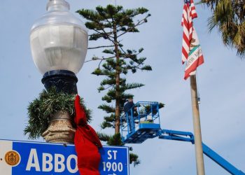 Artist makes a splash on guardrail outside skate park