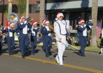 ‘Paw It Forward’ with coats, sweaters for pets of homeless