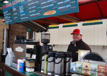 Hennessey’s hosts neighborhood cleanup