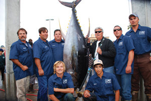 HOLIDAY HEROES: HUNGERING TO GIVE