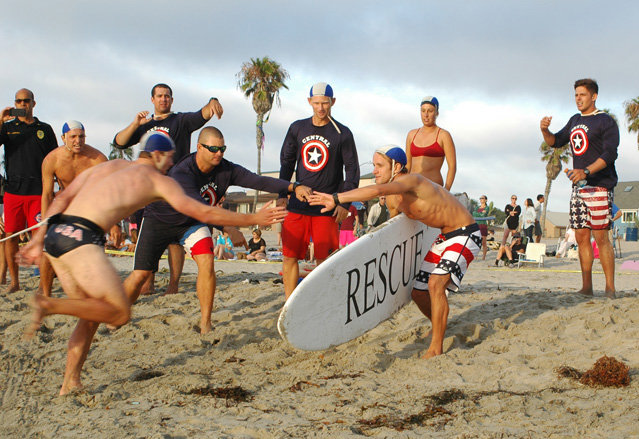 San Diego Lifeguards compete at relays in Ocean Beach